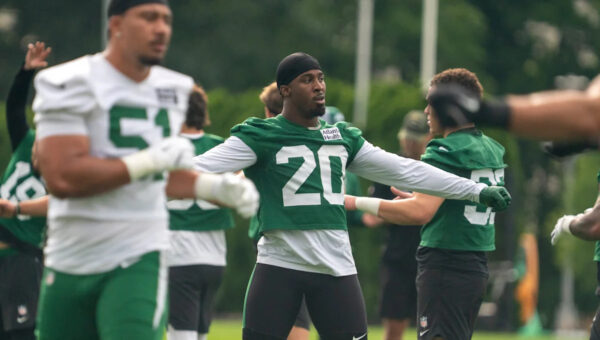 Aaron Glenn updates Breece Hall injury at Jets practice