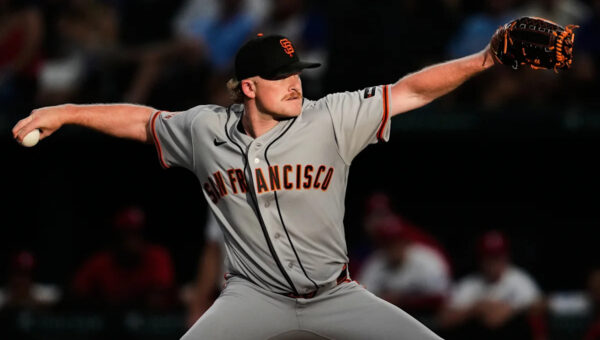 Lee homers twice, Webb tosses 6 shutout innings as Giants deal Rangers 6th straight loss