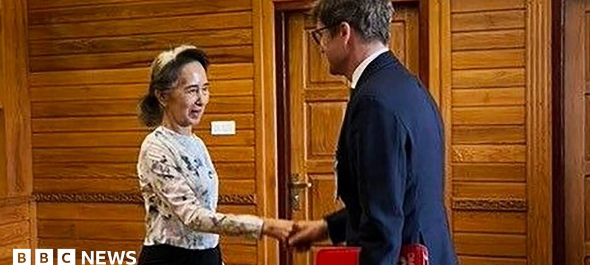 Aung San Suu Kyi appears healthy in first confirmed outside contact for 2.5 years