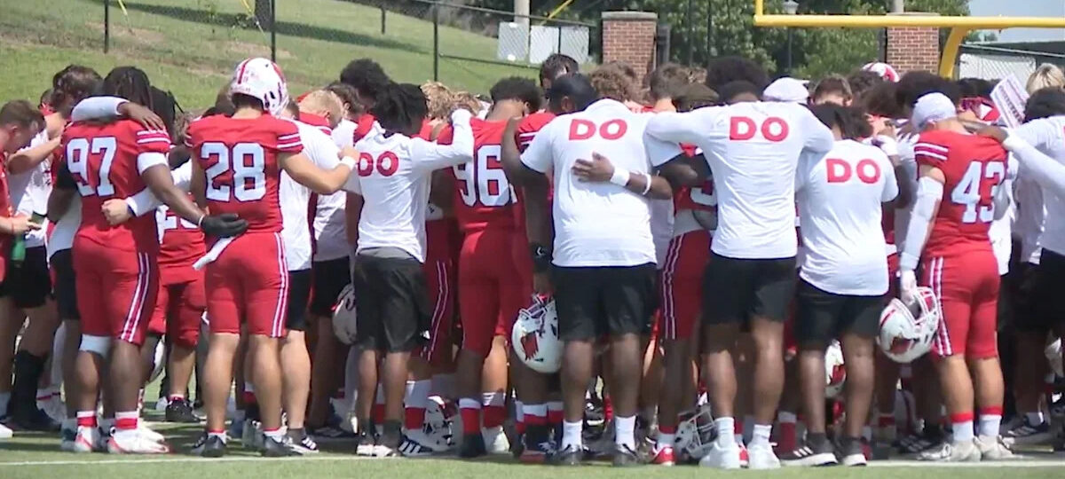 College football player MicahJo Barnett dies shortly after scoring touchdown
