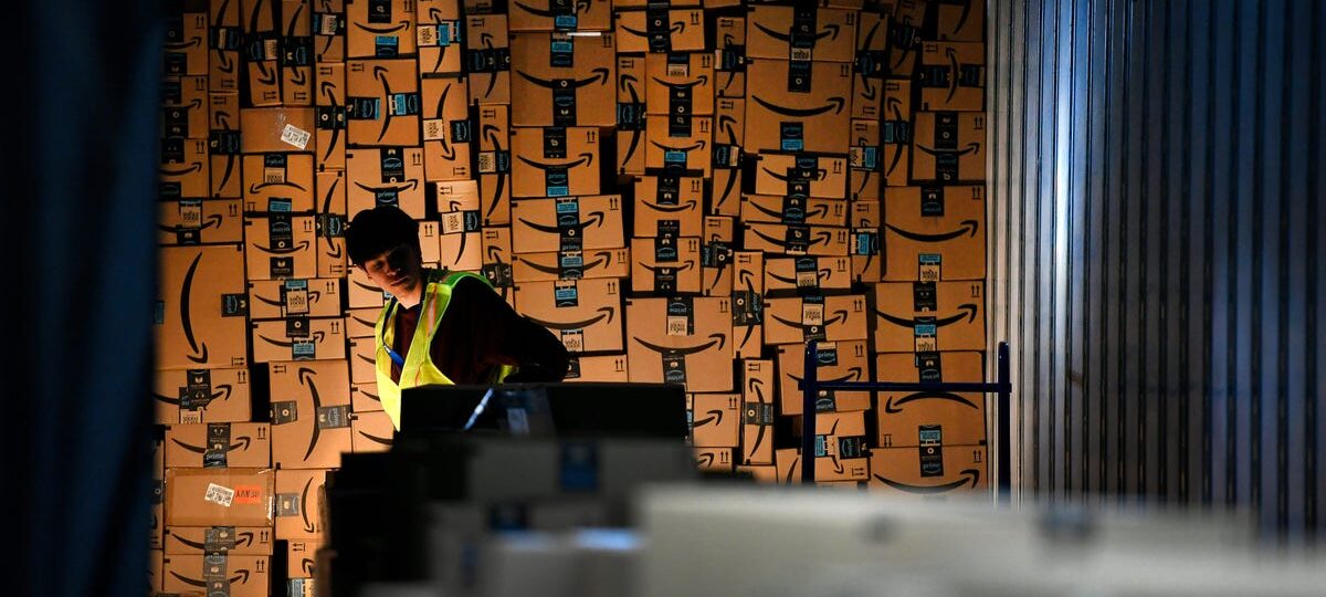 Amazon plots a new 'Tetromino' warehouse where robots tackle work that's notoriously hard to automate