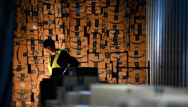 Amazon plots a new ‘Tetromino’ warehouse where robots tackle work that’s notoriously hard to automate