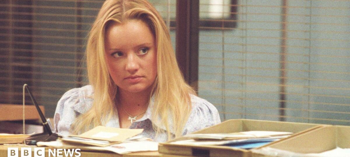 Lucy Davis urges women to check their breasts for cancer - here's how