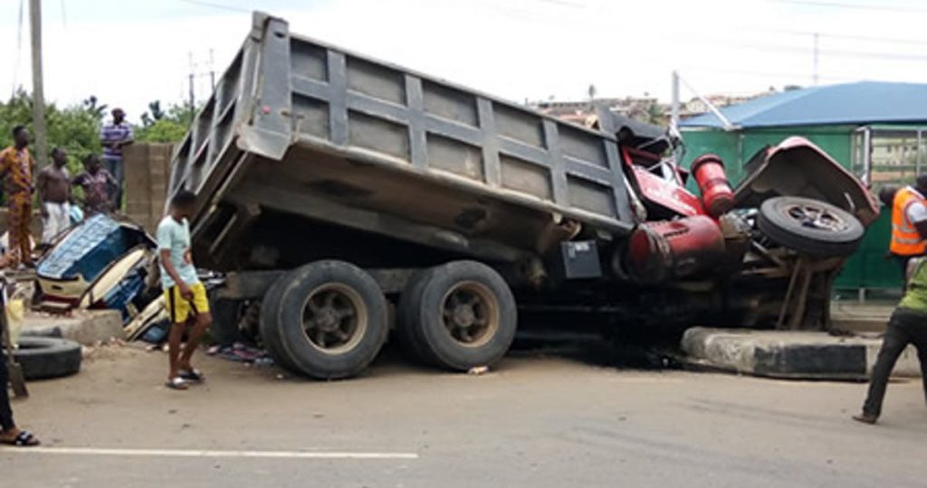 Truck crushes man to death on Lagos-Ibadan Expressway
