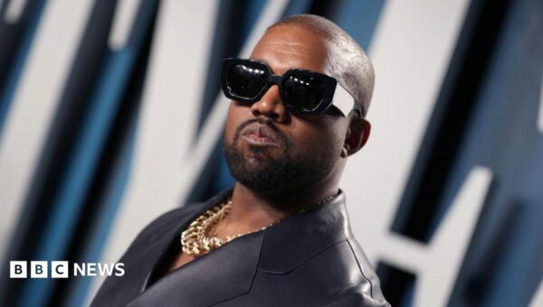 Kanye West announces tour dates in Russia