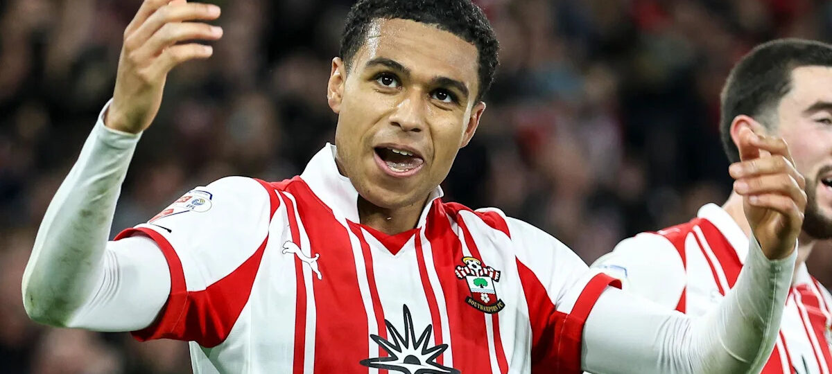 Fulham sign Charles from Southampton for £30m