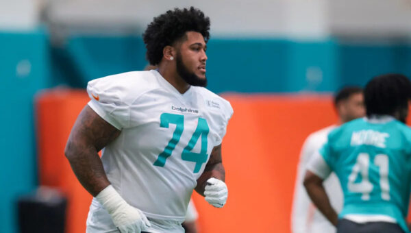 Miami Dolphins training camp mailbag: Jaylen Wright, Ollie Gordon II