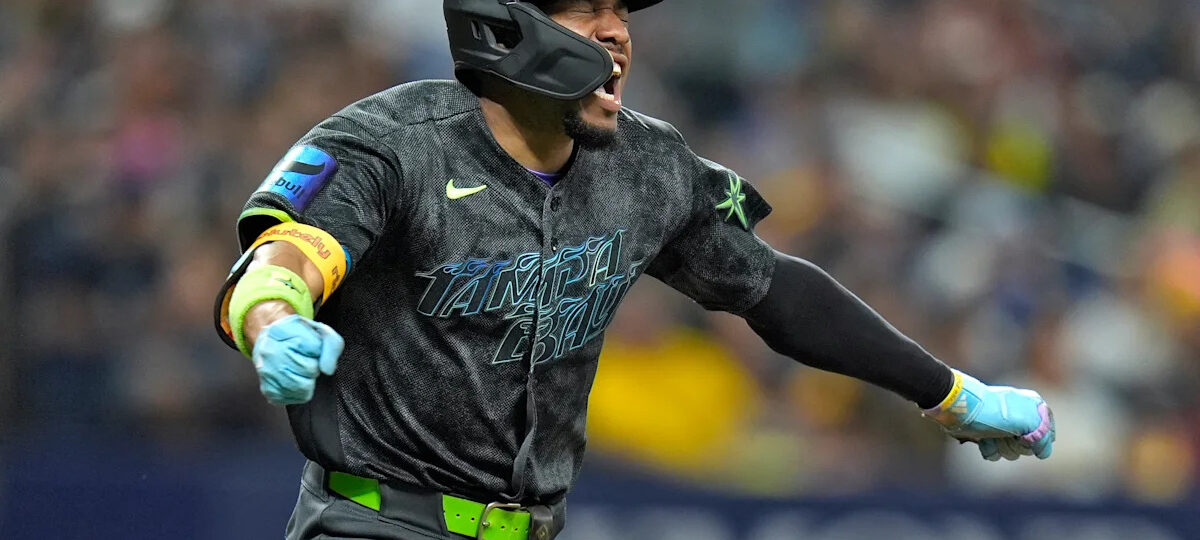 Simpson's RBI single caps 4-run 7th inning as Rays rally to defeat Padres 7-6