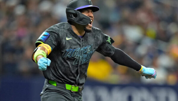 Simpson’s RBI single caps 4-run 7th inning as Rays rally to defeat Padres 7-6