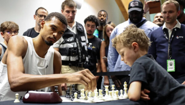 Victor Wembanyama draws attention after losing to a six-year-old at his chess tournament in France