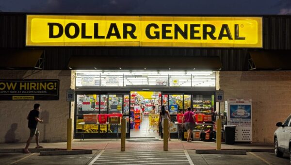 Dollar General is adding more $1 items. It's stealing a page from supermarkets' playbook