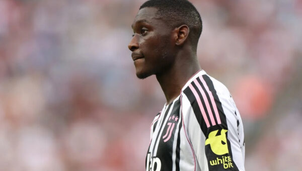 Official: Juventus complete permanent signing of Kolo Muani from PSG