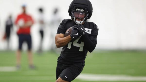 Could UDFA WR Treyvhon Saunders be carving out a role on the Texans' active roster?
