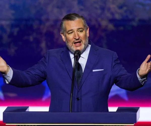 Sen. Cruz Booed Lobbying for Protect College Sports Act