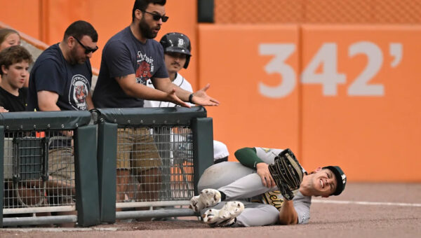A’s outfielder Zack Gelof sues Tigers for damages after right knee slammed into Comerica Park fence in 2025