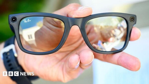 The Meta glasses revolution – is it okay to film people in public?