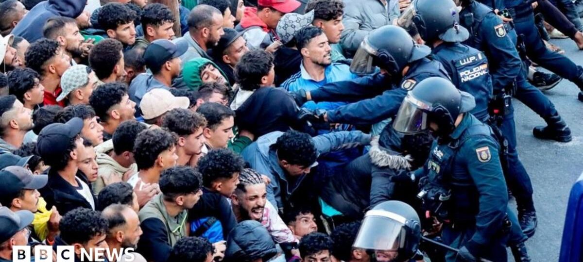 Police begin operation to move migrants from Ceuta beaches