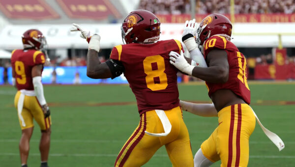 Lincoln Riley explains decision to suspend USC’s Desman Stephens II