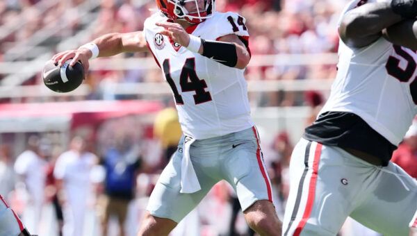 ESPN predicts the winner of Georgia football vs Oklahoma