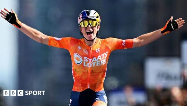 Vollering wins women’s road race world title
