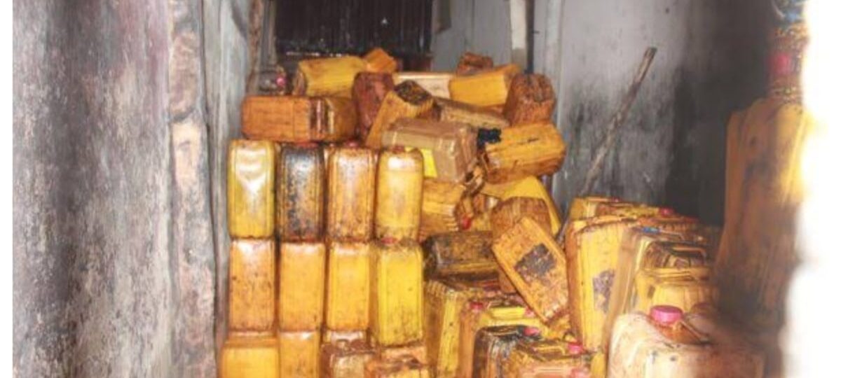 Lagos Govt warns residents against adulterated palm oil