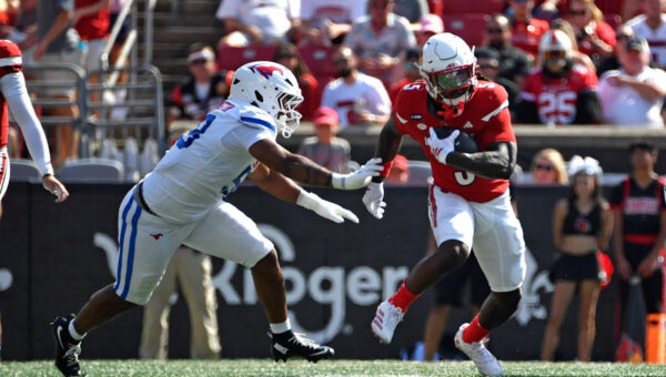 No. 23 Louisville eventually runs away from No. 16 SMU in thrilling ACC tilt that featured 7 lead changes