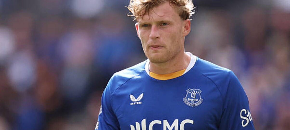 Manchester United make fresh contact with Everton over Jarrad Branthwaite