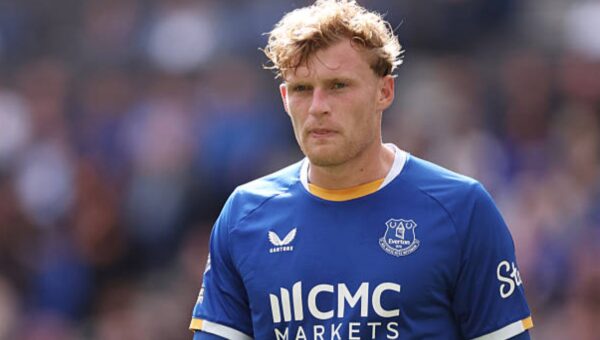 Manchester United make fresh contact with Everton over Jarrad Branthwaite