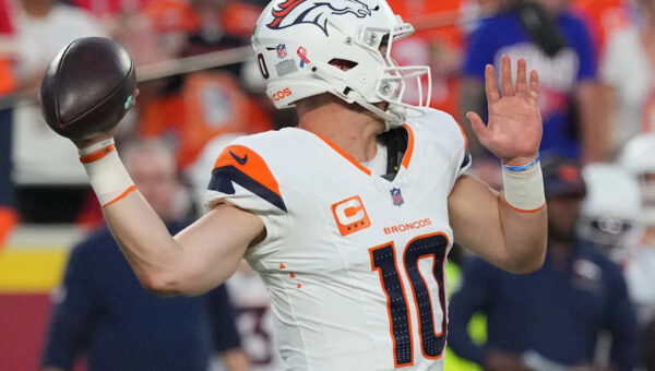 Bo Nix struggles in Monday night loss