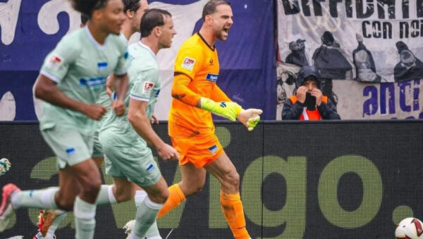 I’ve got no hands: keeper watches it in and concedes a bizarre goal