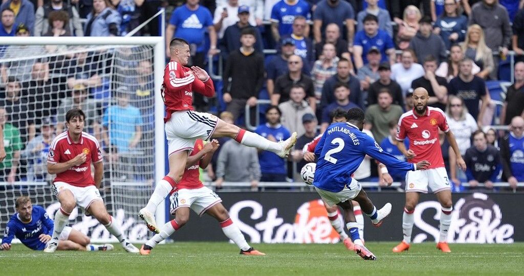 Watch: Ainsley Maitland-Niles scores outrageous goal of the season contender in the 96th minute to equalise vs Man United