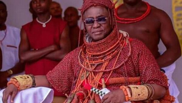 Oba of Benin suspends royal praise singers over performance at Igbinedion’s birthday