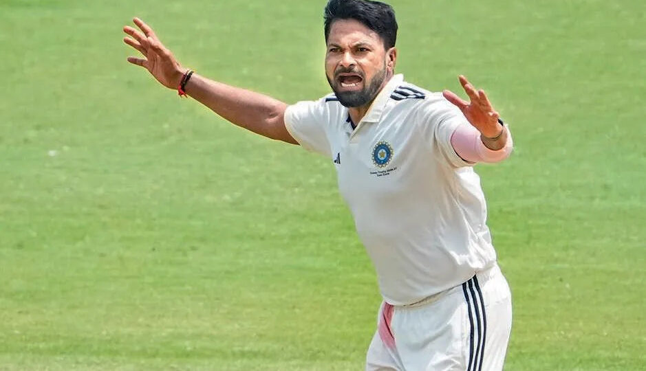 Duleep Trophy final: Mukesh Kumar, Mohammed Shami help East take control