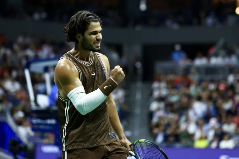 Alcaraz overpowers Faria to reach US Open third round