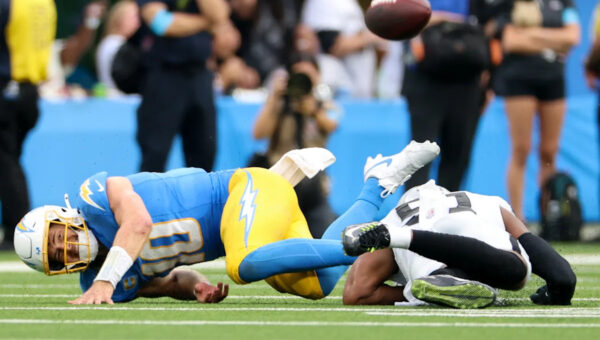 Fantasy Football Stock Report: Chargers' offense looks lost while Panthers' unit continues to thrive going into Week 3