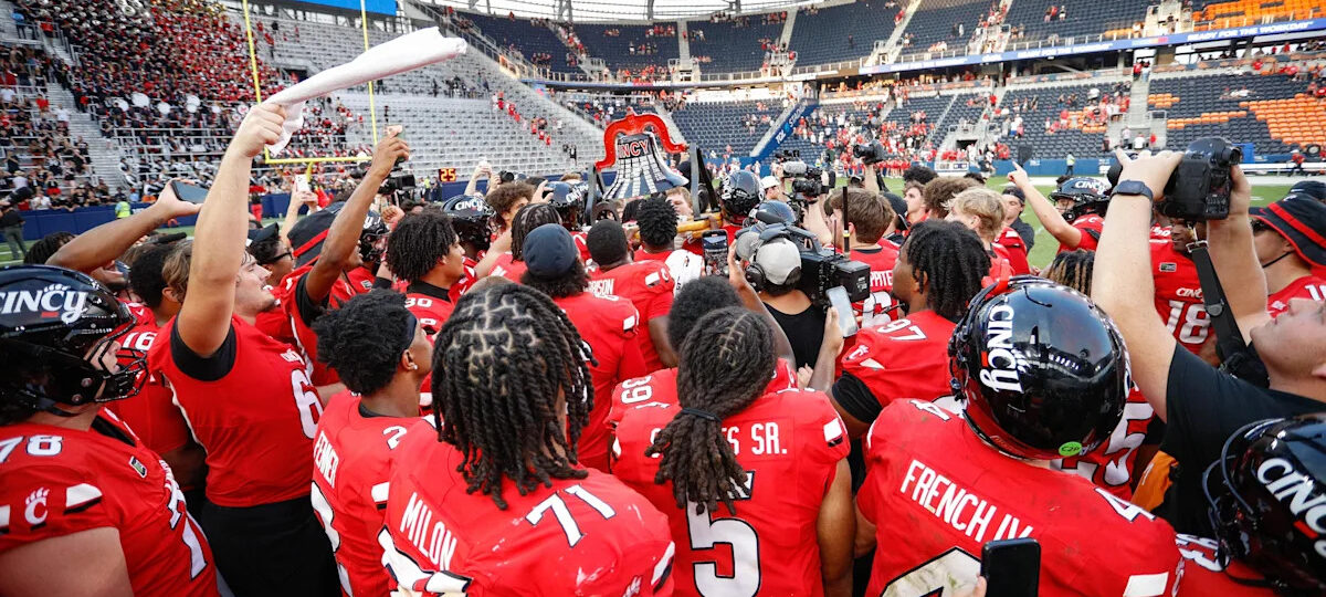 Cincinnati snatches final Victory Bell from Miami (OH), 35-31, in dramatic comeback
