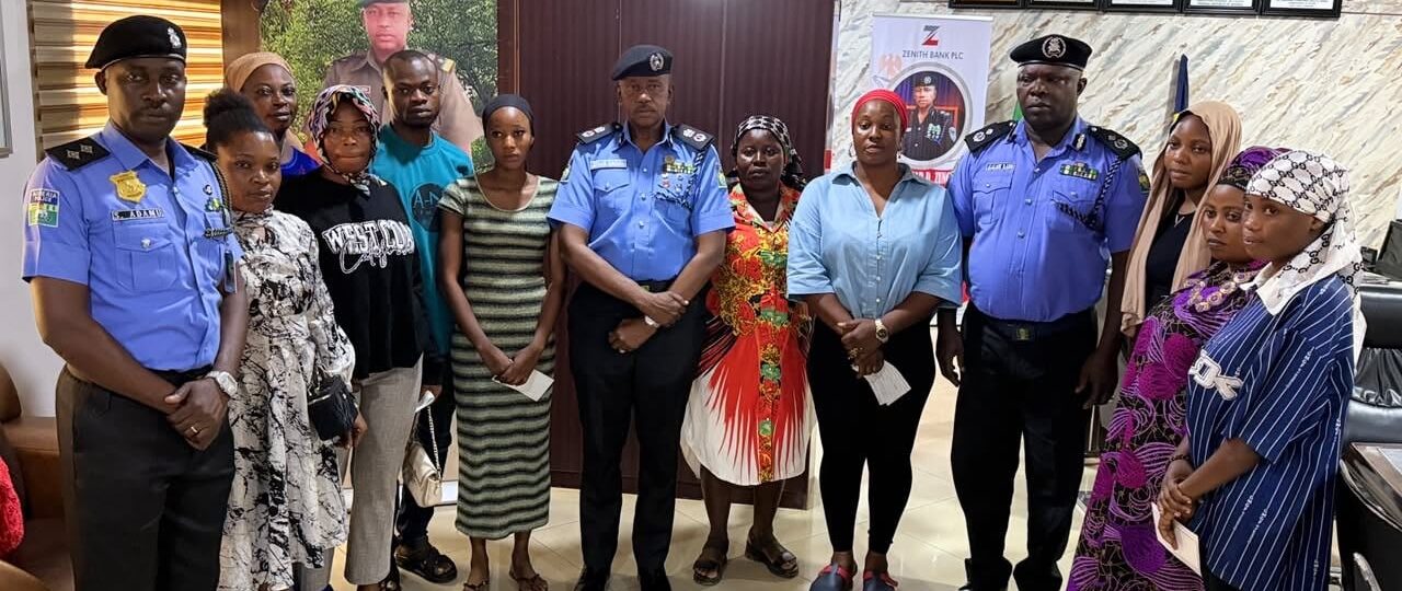 Osun CP presents N13.5m cheques to fallen officer’s families