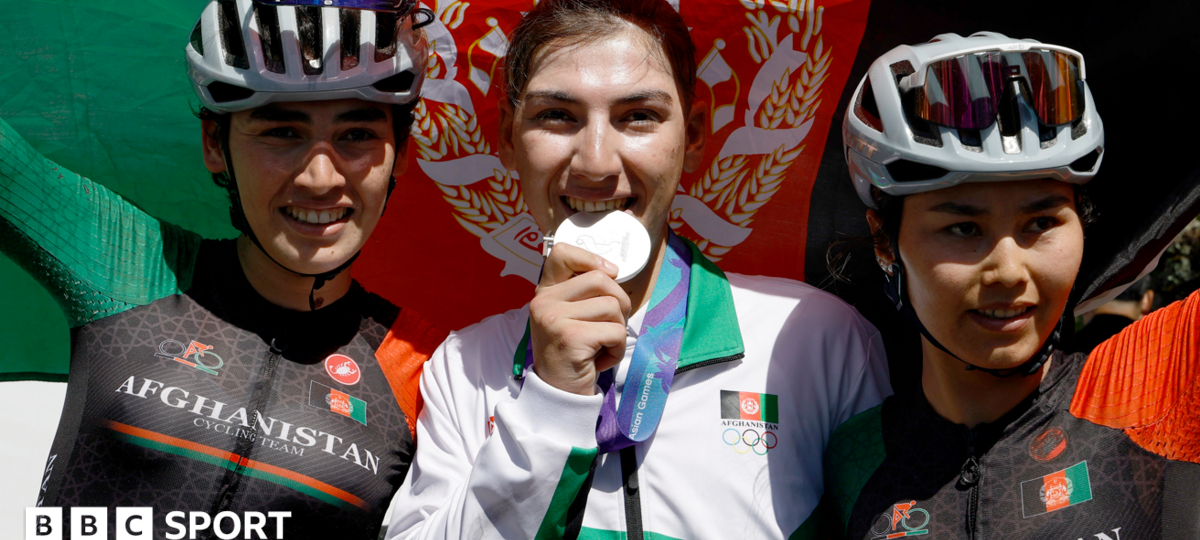 Cyclist who dressed as man to avoid Taliban wins silver medal