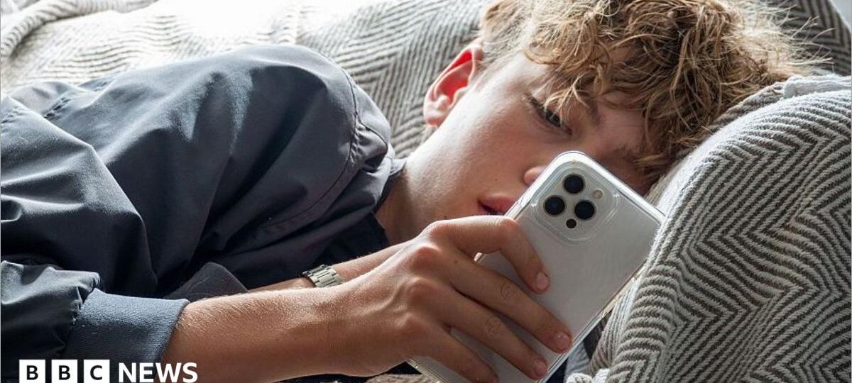WhatsApp introduces optional parental controls for teenagers