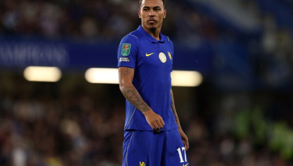 Arsenal fans deliver brutal message to Chelsea star during 2-1 win