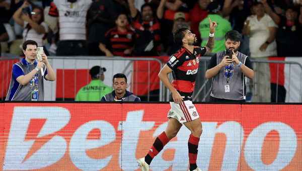 Flamengo beat Mirassol and close in on the Brasileirão lead