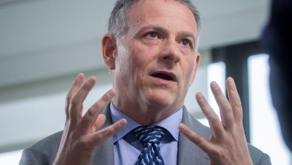 Billionaire investor David Einhorn says younger people are too 'impatient' to build wealth or buy a house