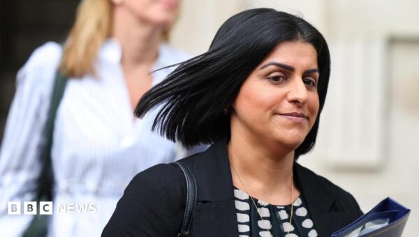Mahmood to reopen scheme to resettle refugees in the UK