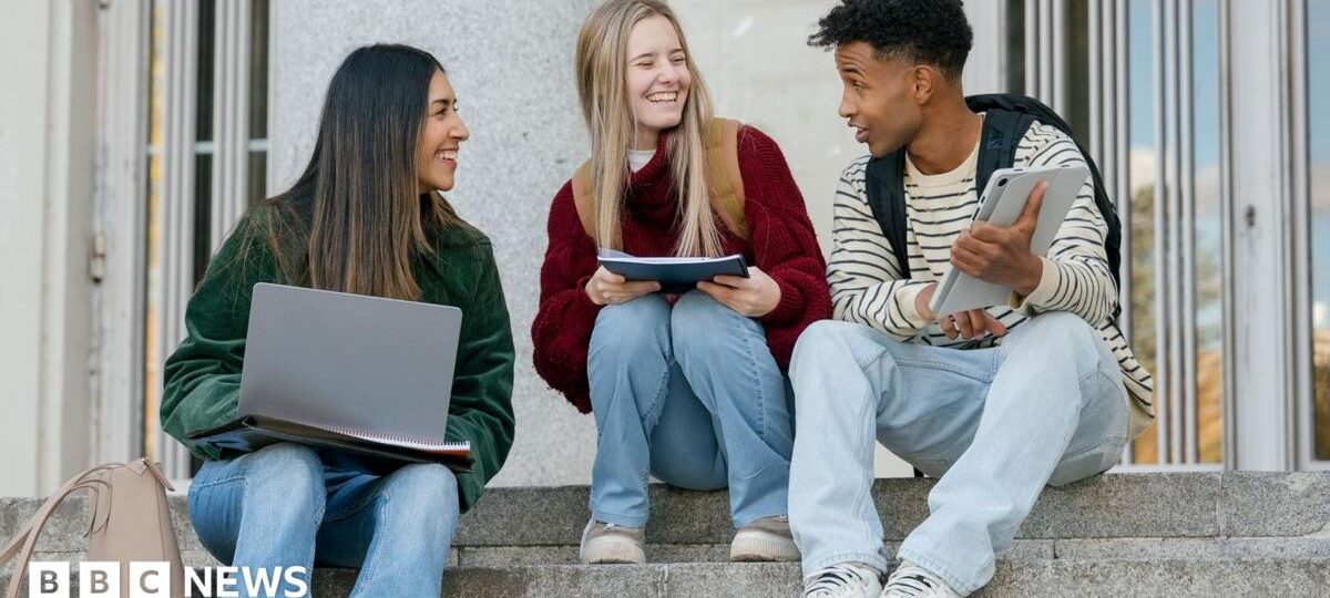 Hidden habits that make your social anxiety worse - and how to break them