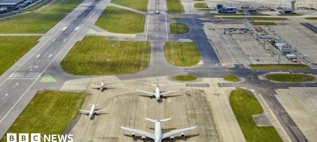 Planes grounded at Gatwick after aircraft stuck on runway