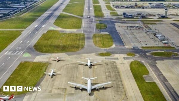 Planes grounded at Gatwick after aircraft stuck on runway