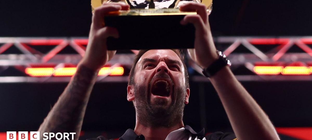 Smith wins World Series of Darts Finals as Littler run ends
