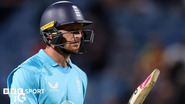 Buttler injury halts England as Sri Lanka level series