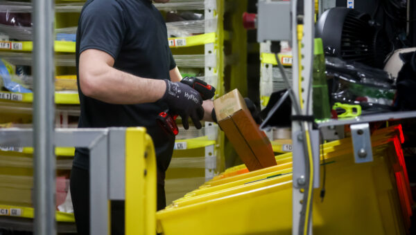 Amazon gives its workers a raise of $1 per hour