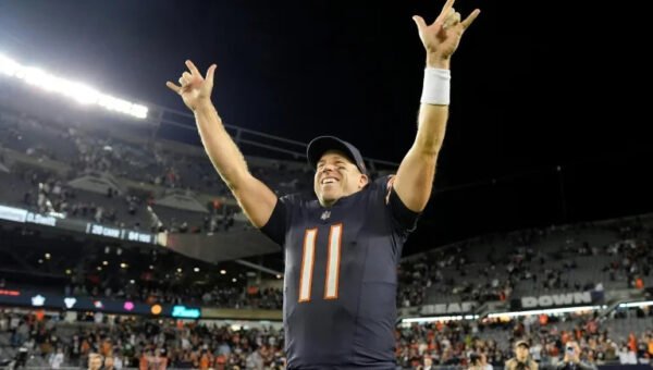 Bears thrash Eagles 27-7 as third-string QB Keenum shines